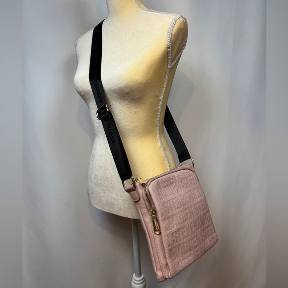 Steve Madden Light Pink Stamped Logo Crossbody. - Picture 10 of 10